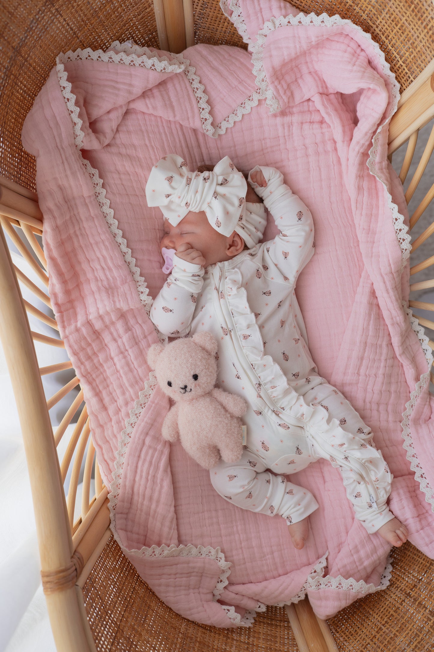 GAUZE LACE BLANKET | BABY PINK