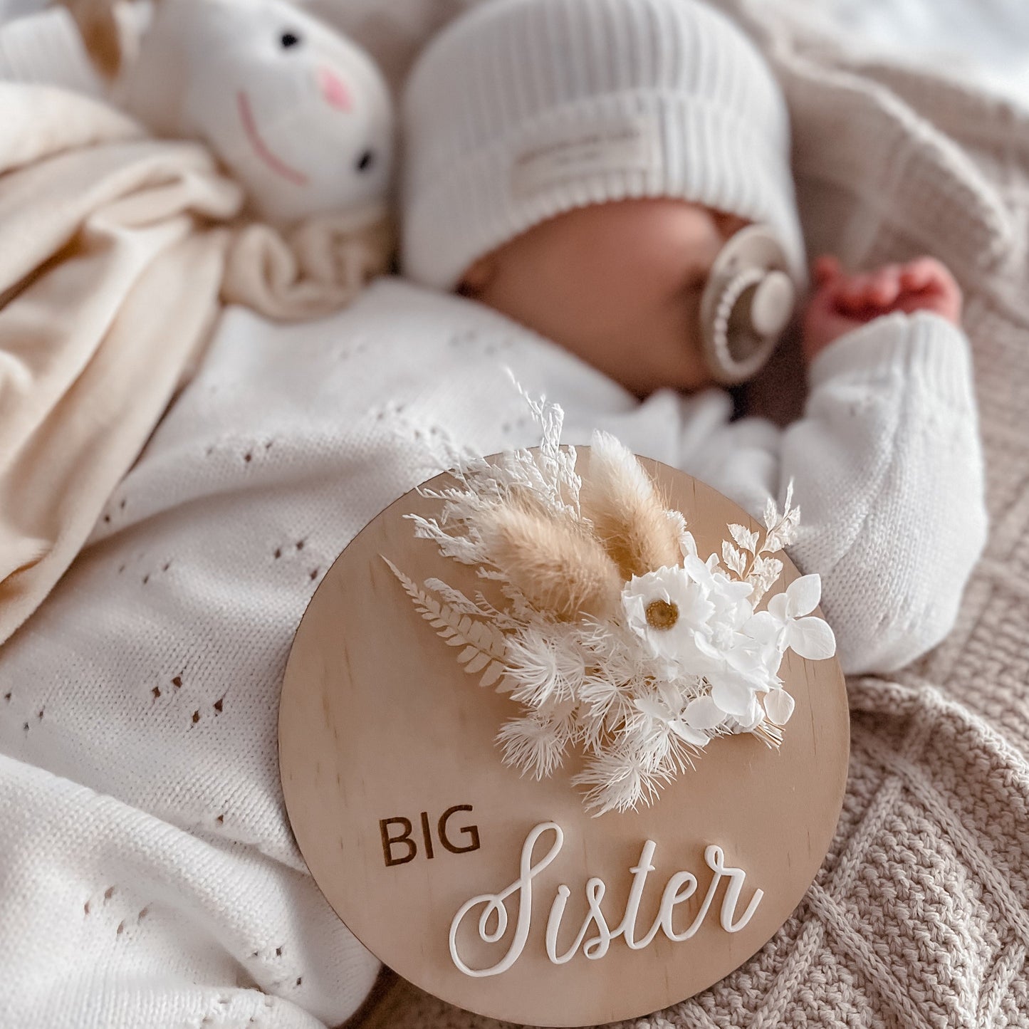 Wooden name plaque, big sister, dried floral disc, dried flower arrangement, big sister announcement disc