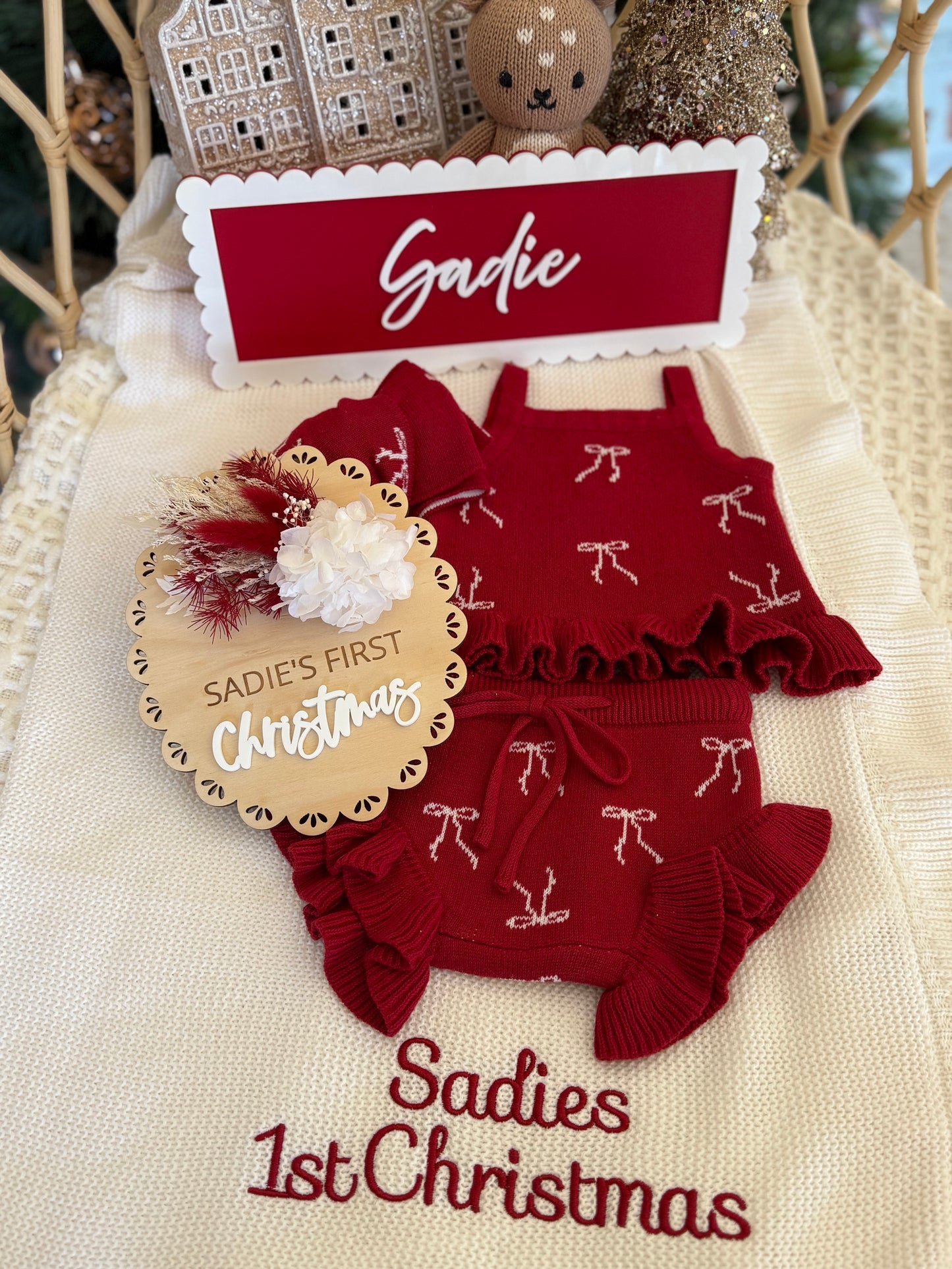 Scalloped Name Christmas Plaque | Personalised