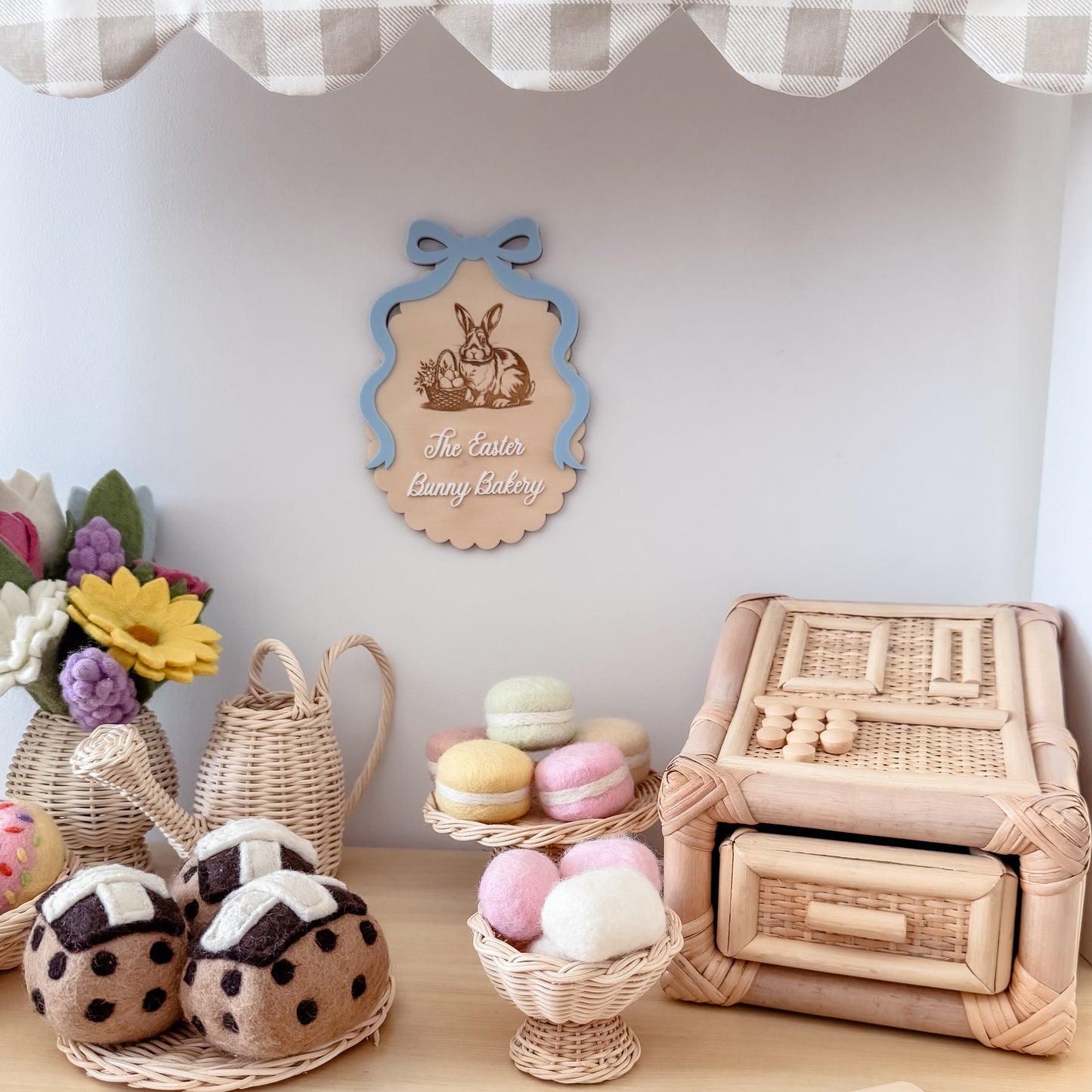 SCALLOPED BOW SIGN | The Easter Bunny Bakery