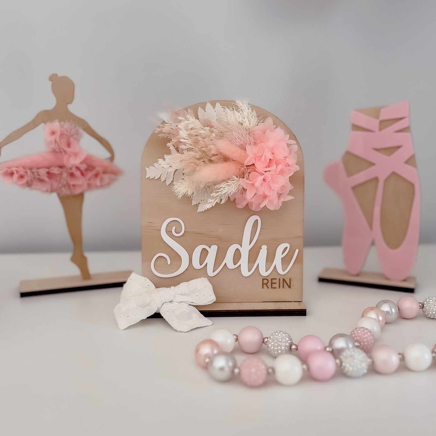 Wooden Name Plaque w/ dried flowers (Arch)