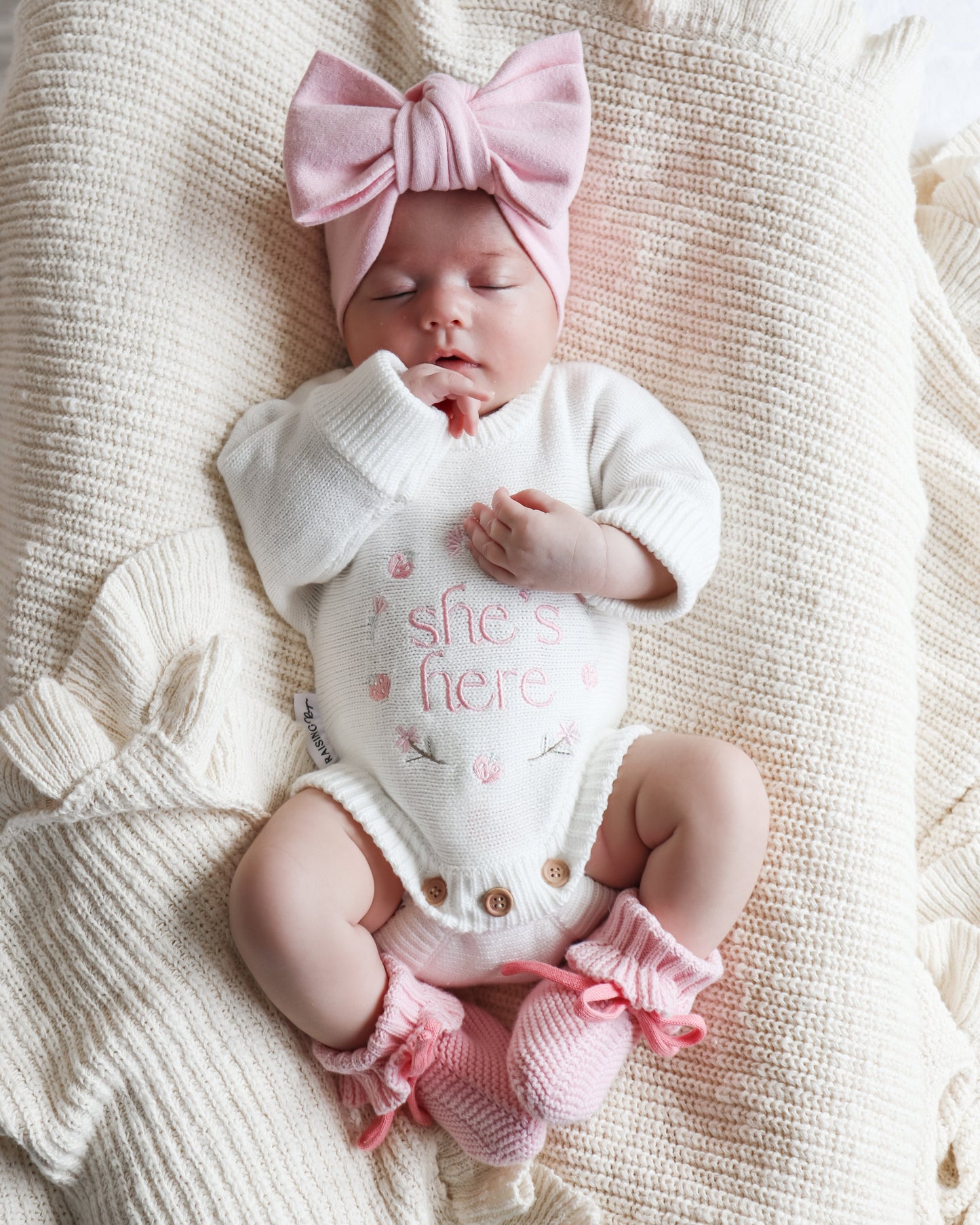 She’s Here Announcement Romper - Strawberry/Milk