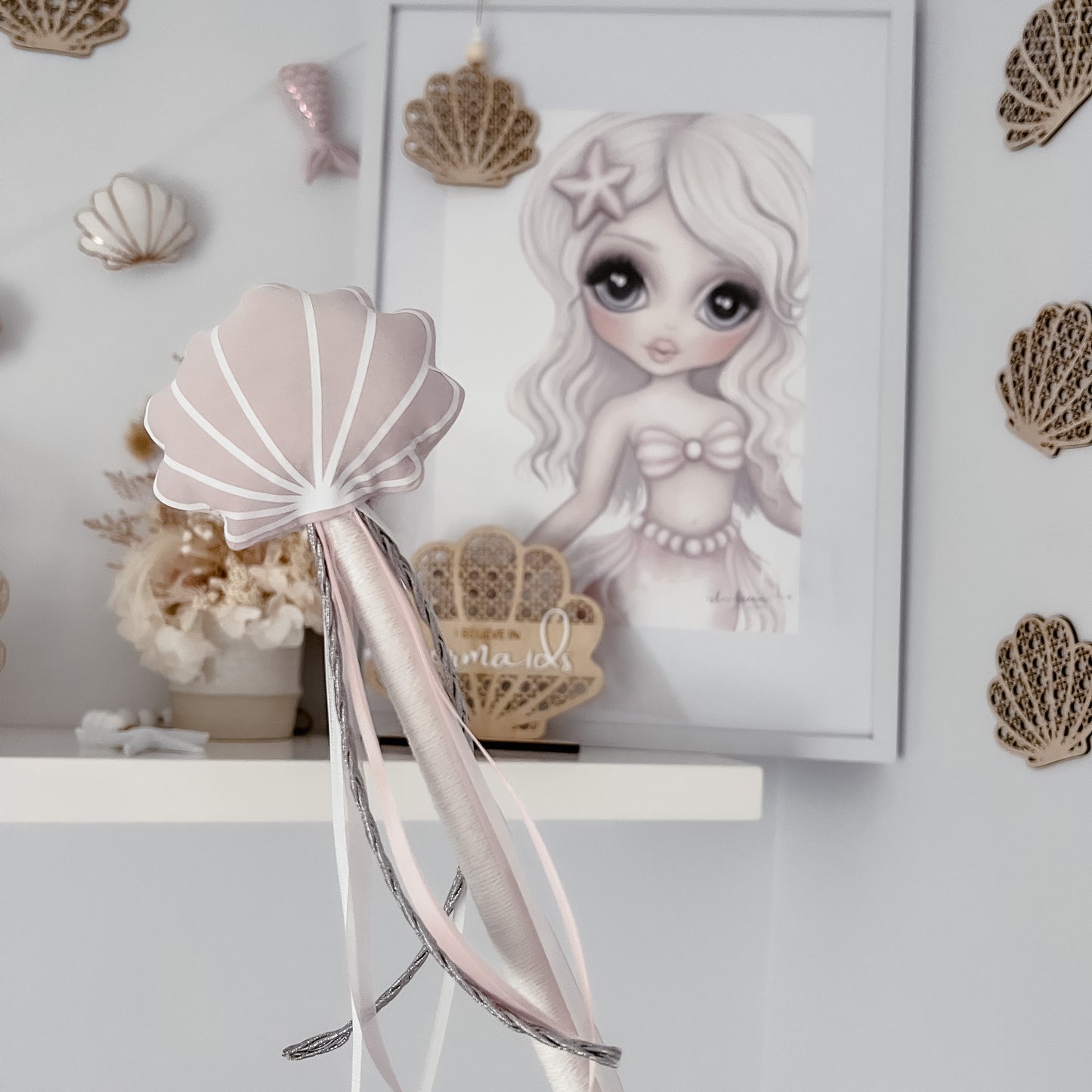 Wooden Rattan Look Wall Decors - Seashells