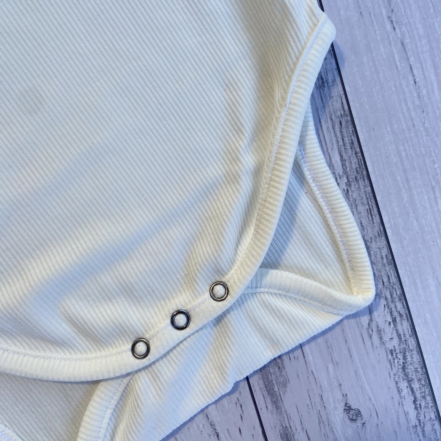 Angus S/Sleve Bodysuit - Ghost Gum