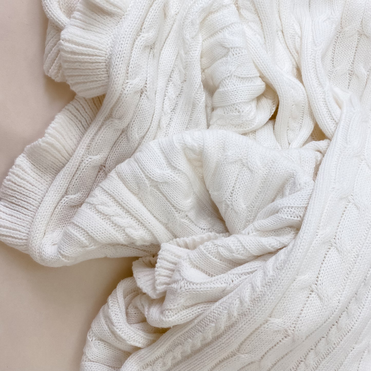 Milk Cable Knit Blanket