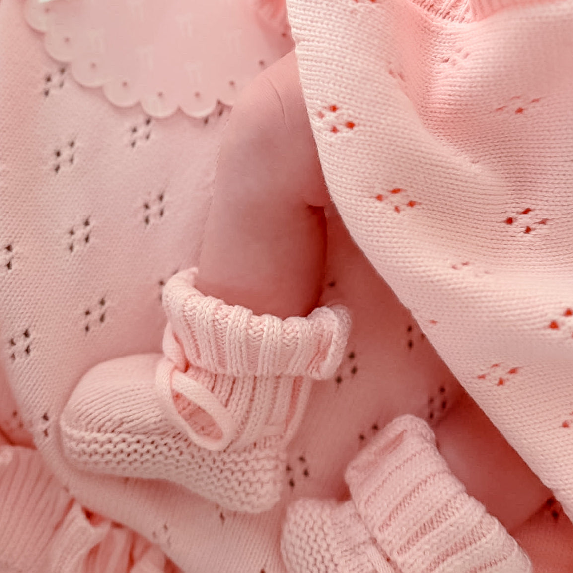 KNITTED BOOTIES | Baby Pink