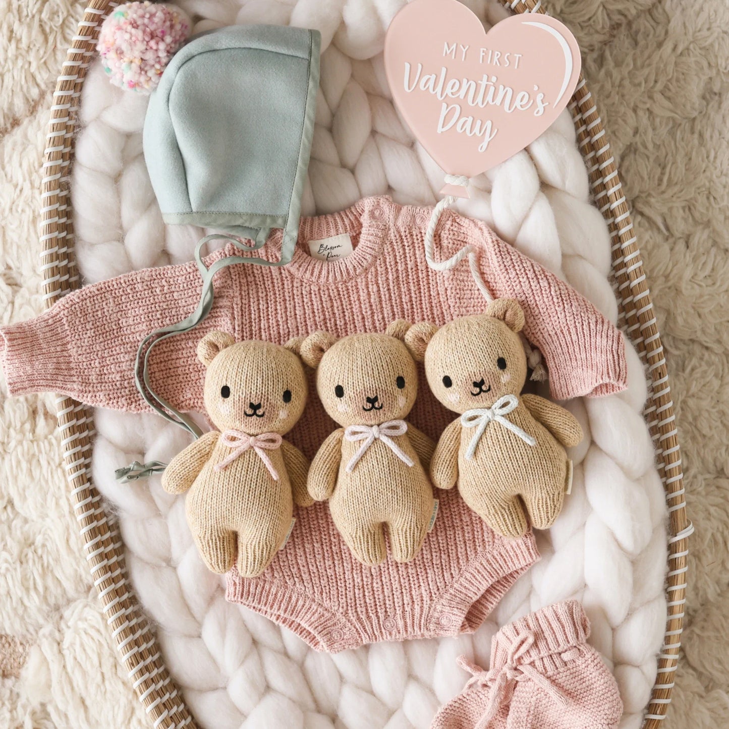 Baby honey bear (pink bow)