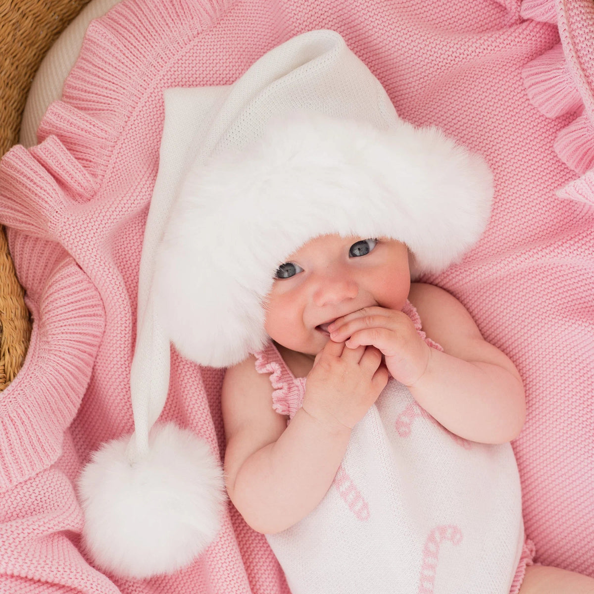 KNIT SANTA HAT | Snow