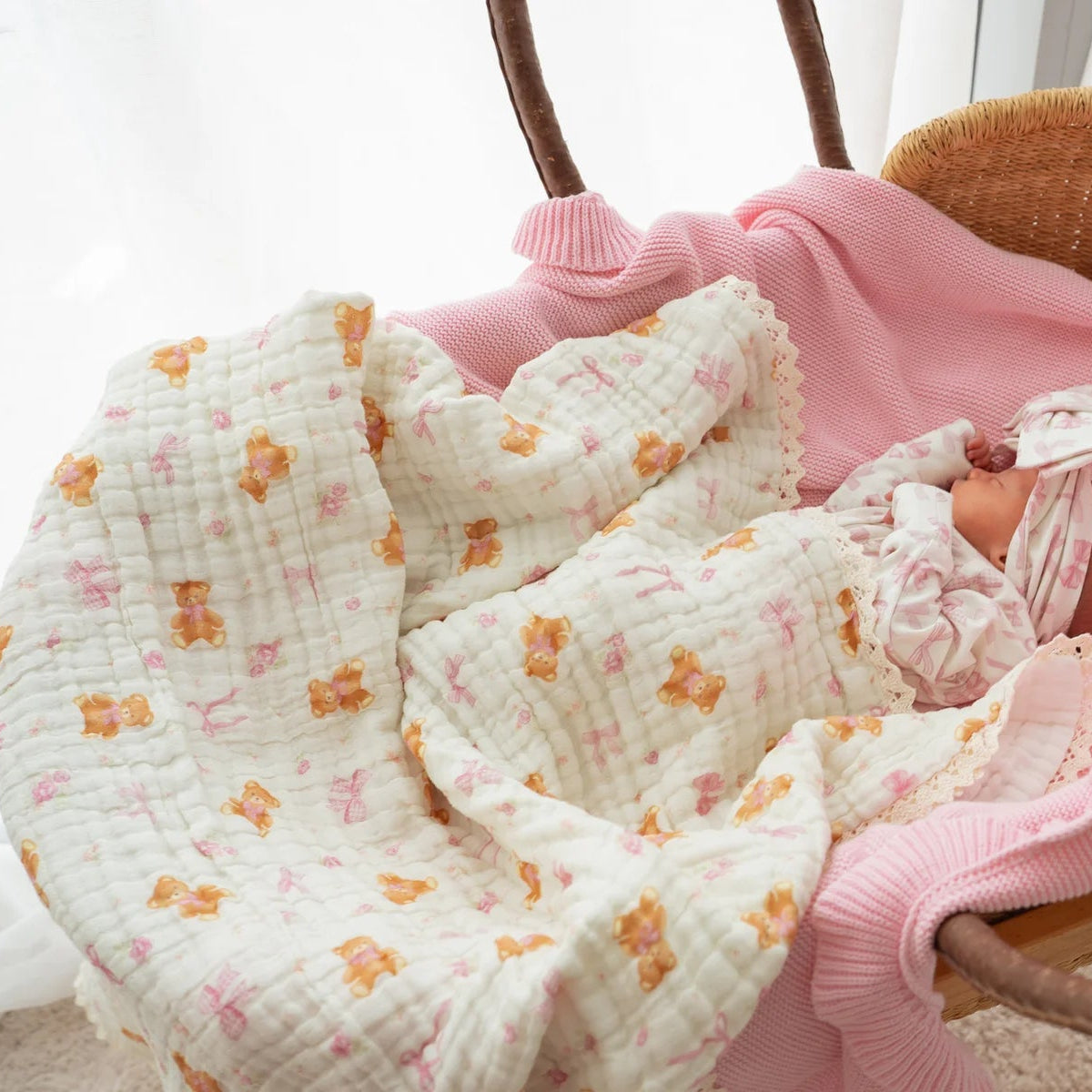 GAUZE LACE BLANKET | Pink Teddies