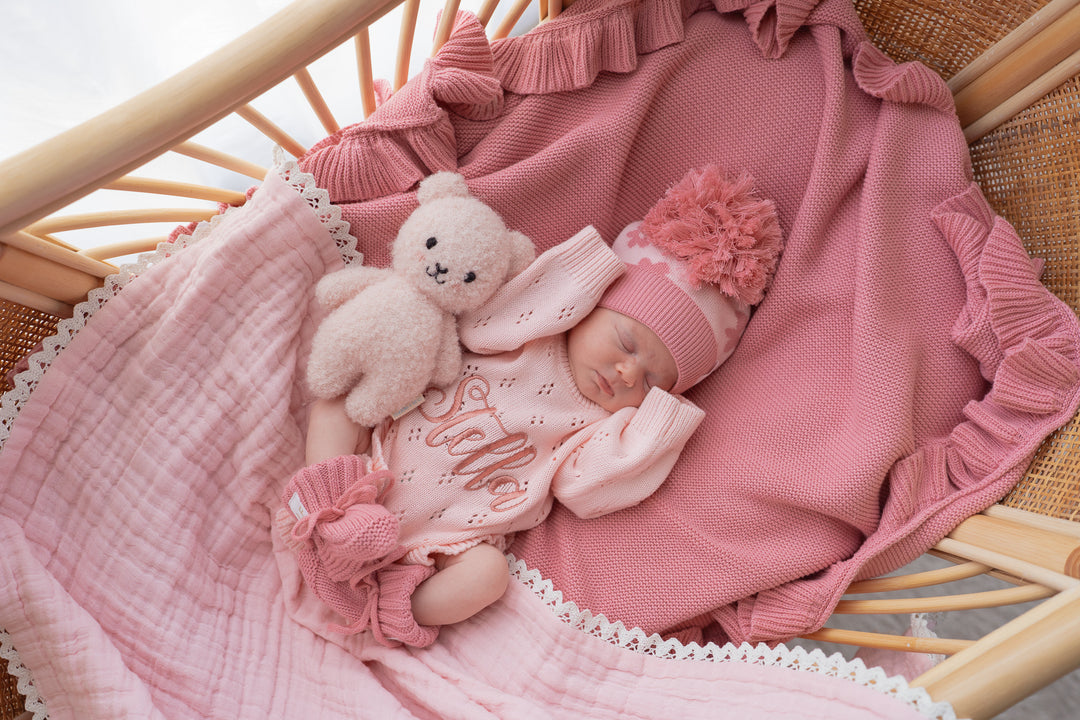 KNITTED BOOTIES | STRAWBERRY