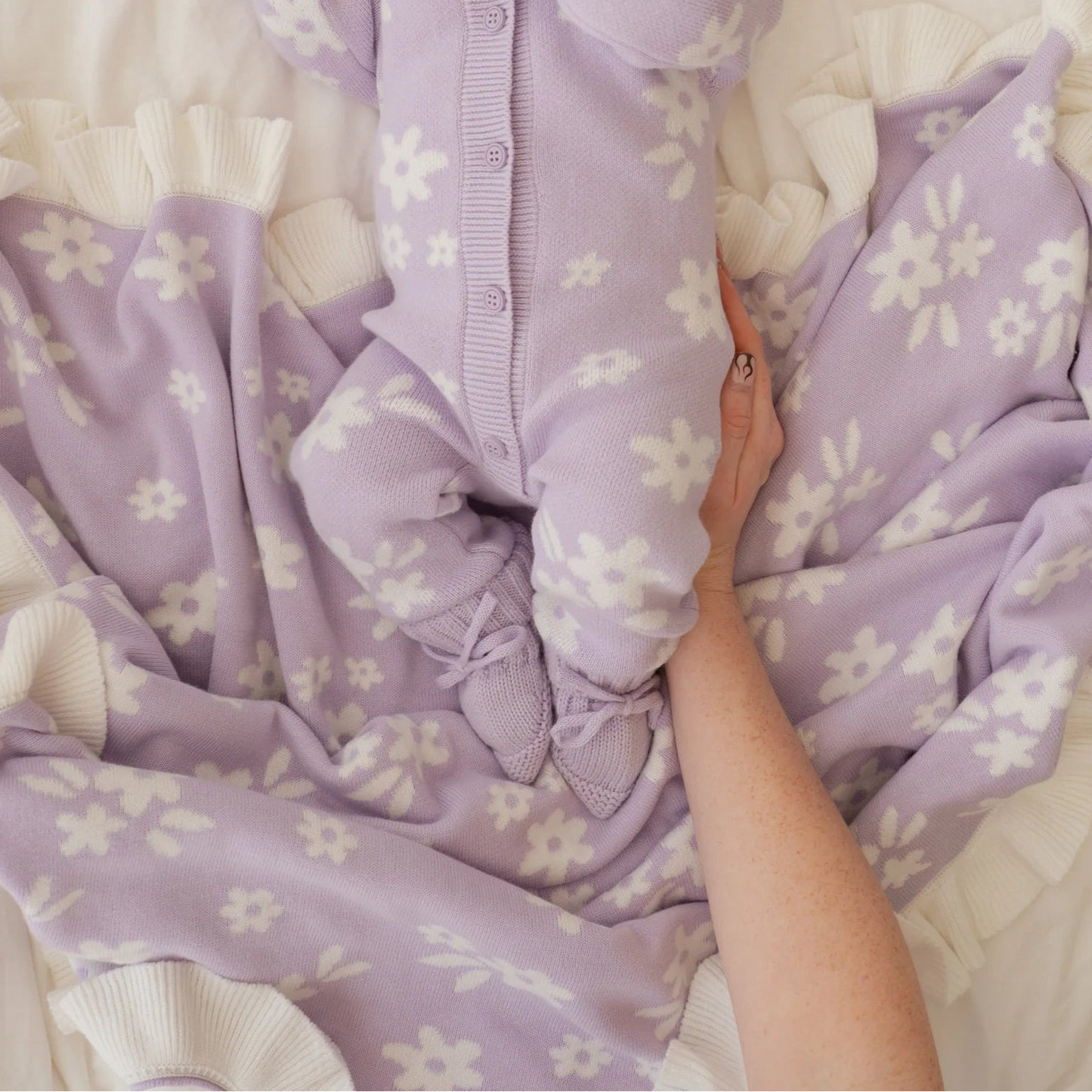 FRILL KNIT BLANKET | Daisy Floral Lilac