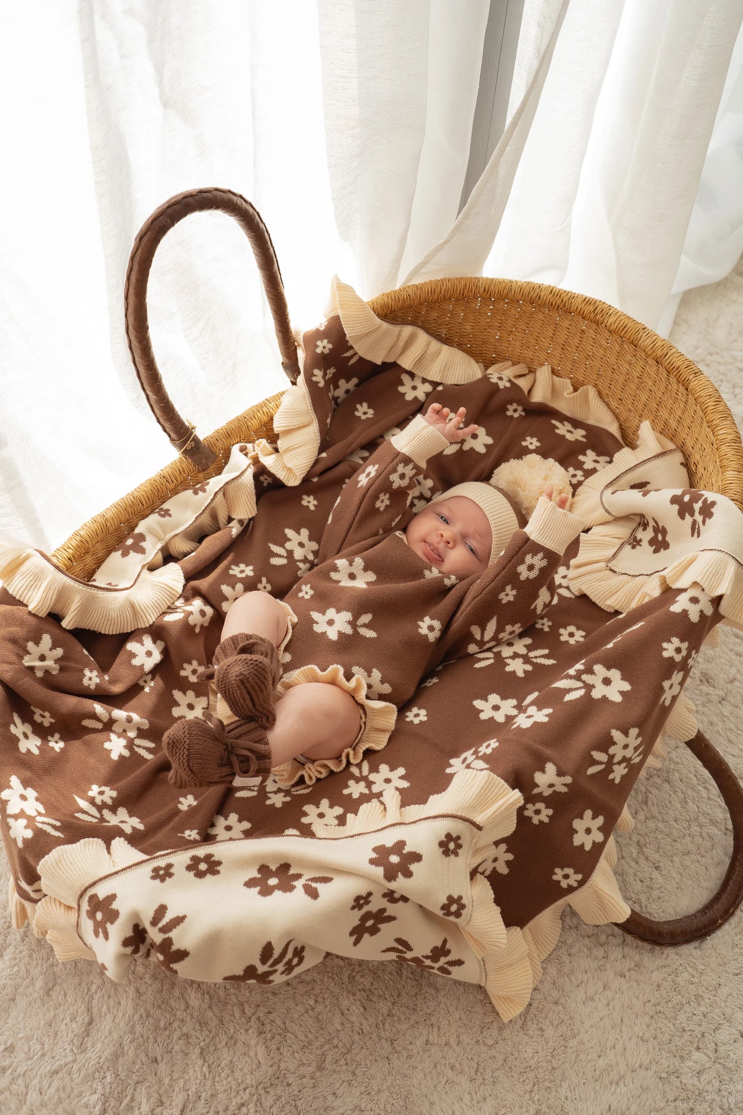 FRILL KNIT BLANKET | Daisy Floral Chocolate