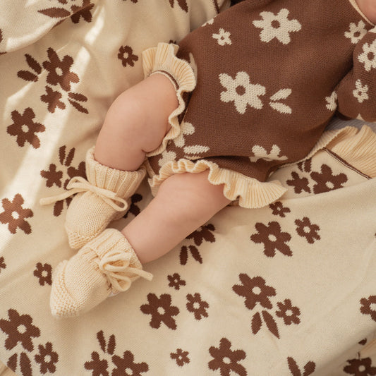 FRILL KNIT BLANKET | Daisy Floral Chocolate