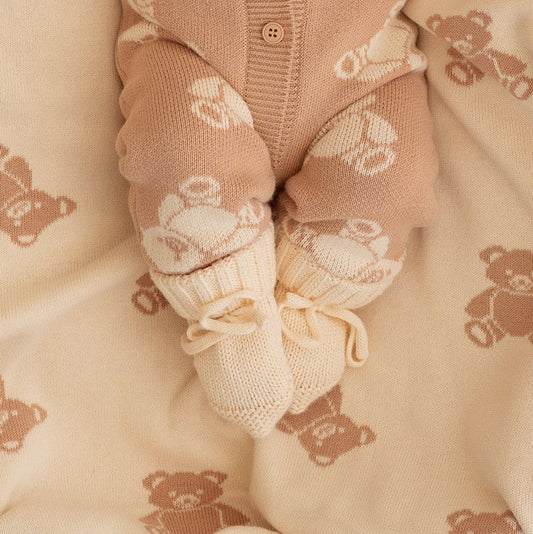 KNITTED BOOTIES | Cream