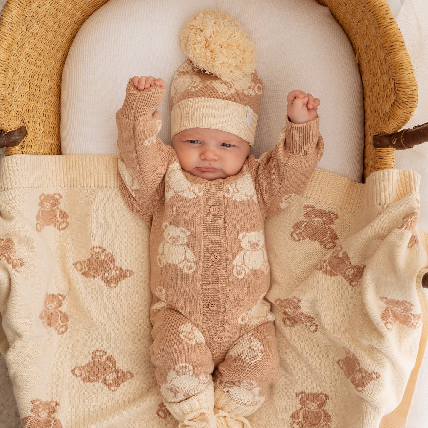 KNITTED POM BEANIE  | Teddies