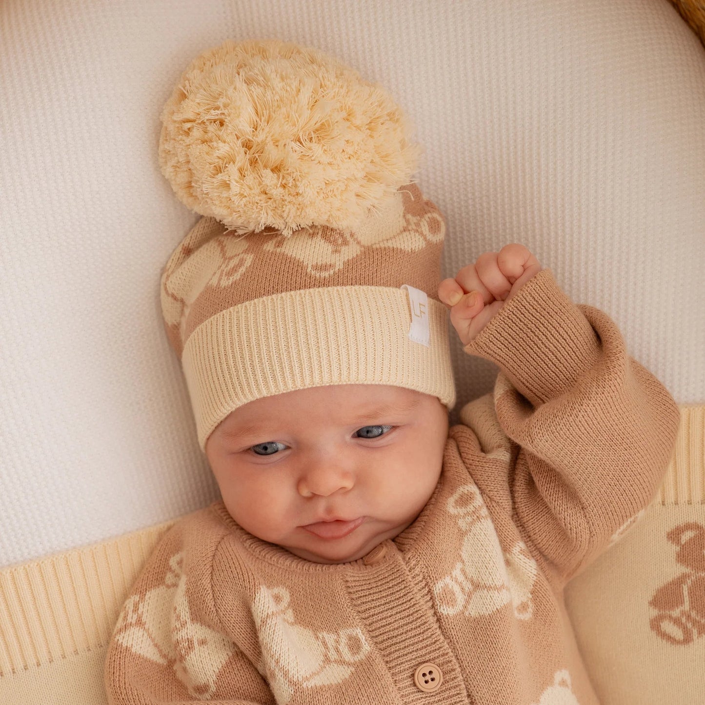 KNITTED POM BEANIE  | Teddies
