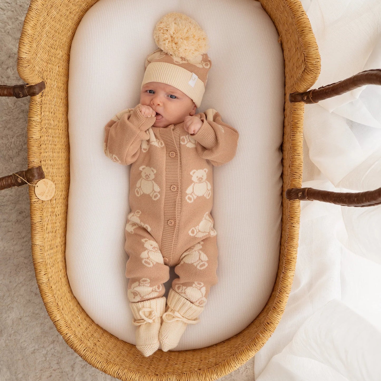 KNITTED BOOTIES | Cream