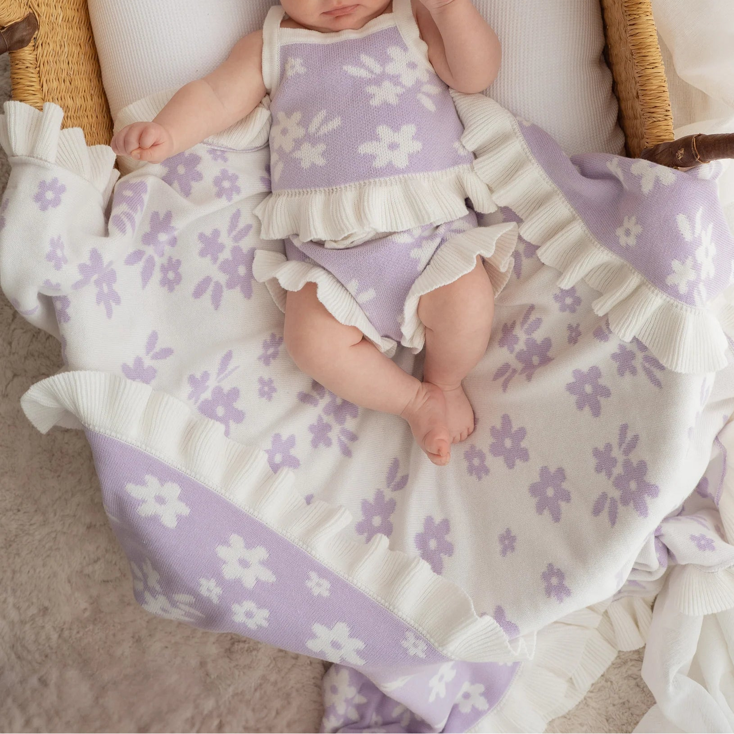 FRILL KNIT BLANKET | Daisy Floral Lilac