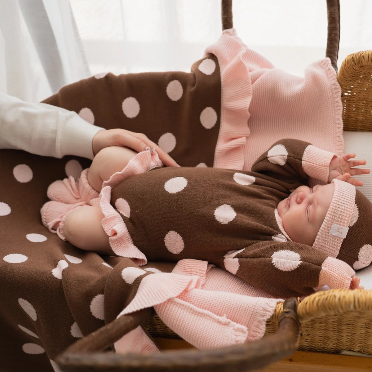 FRILL KNIT BLANKET | Choc Pink Polka