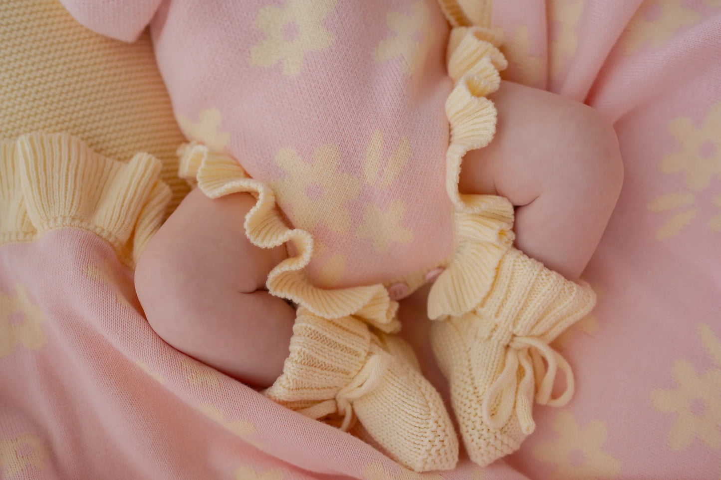 KNITTED BOOTIES | Lemon