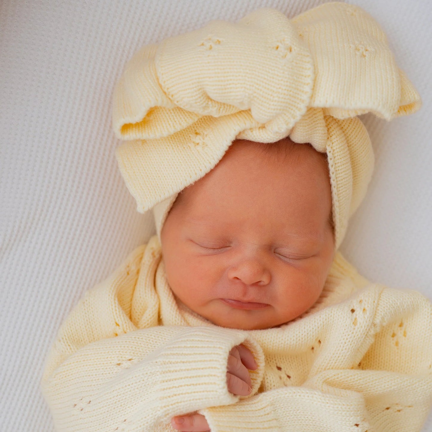KNITTED OVERSIZED TOPKNOT | LEMON POINTELLE
