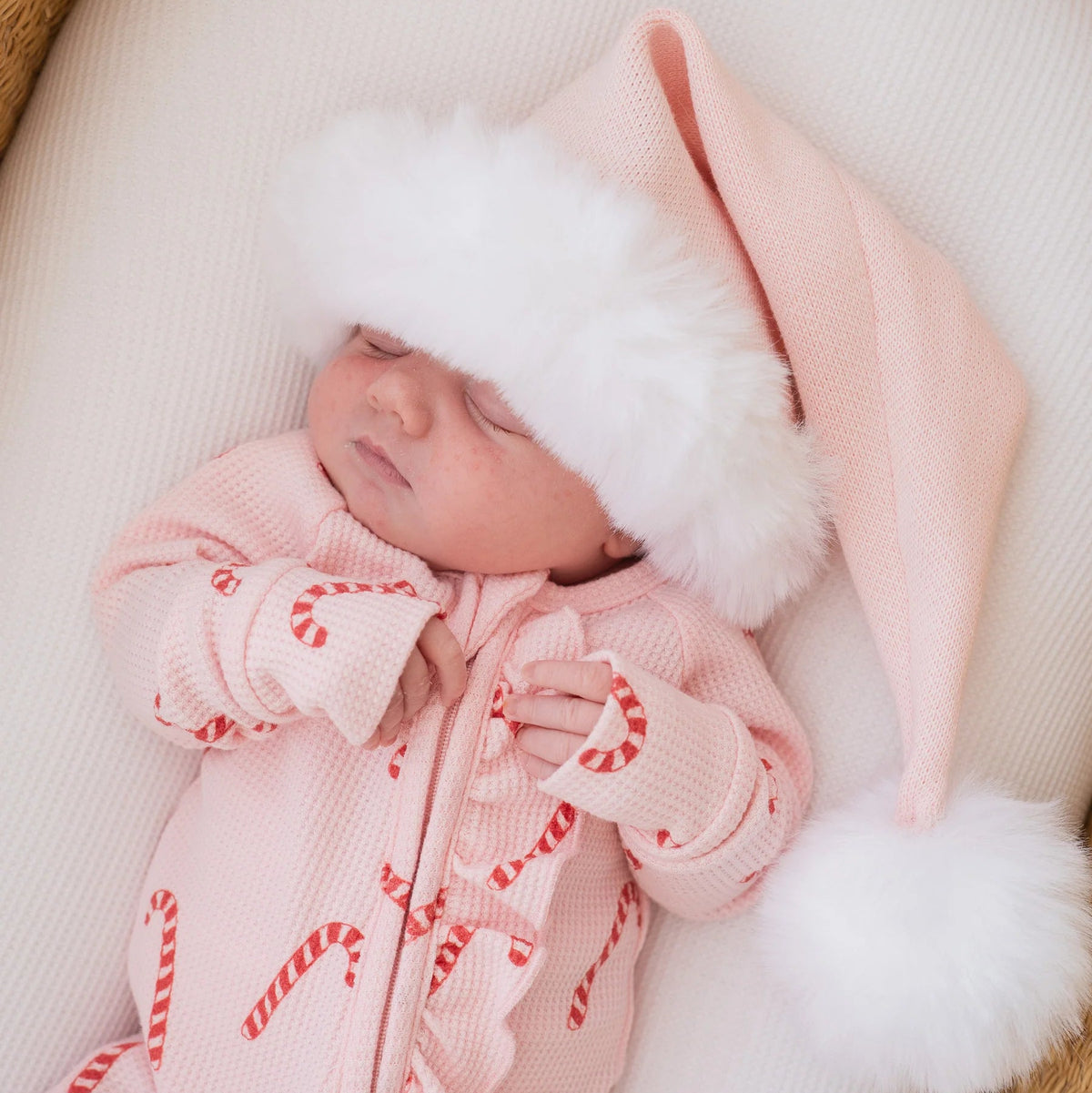 KNIT SANTA HAT | Baby Pink