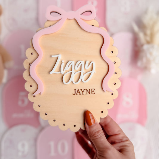 VINTAGE BOW BIRTH ANNOUNCEMENT PLAQUE | Oval | She's Here or Personalised