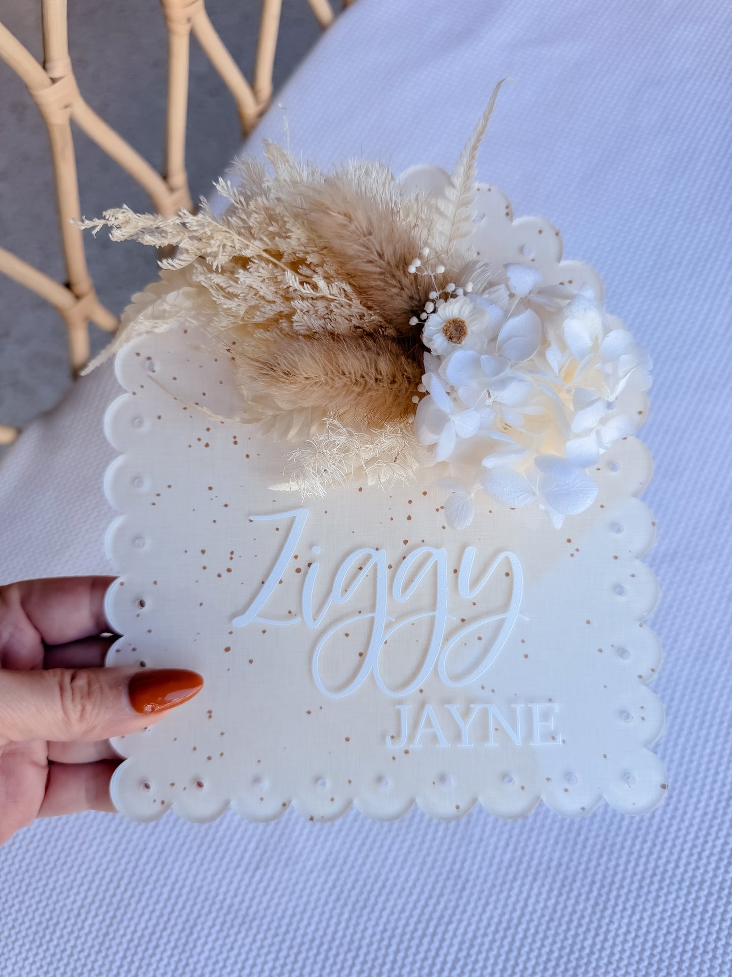 VINTAGE SCALLOPED ARCH NAME SIGN w/ dried flowers | UV Printed