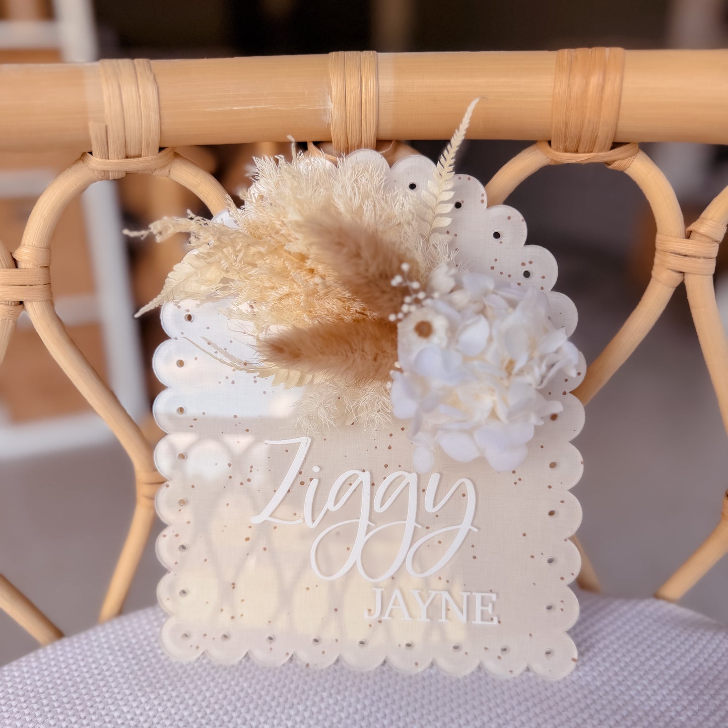 VINTAGE SCALLOPED ARCH NAME SIGN w/ dried flowers | UV Printed