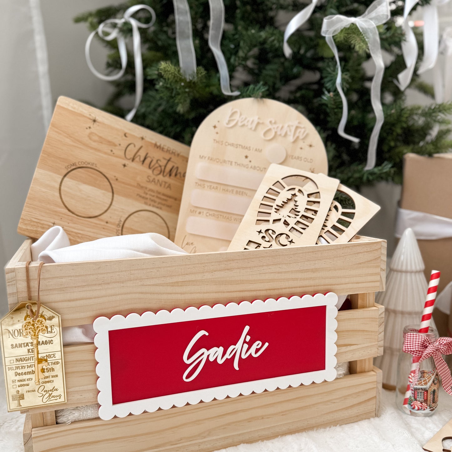 Scalloped Name Christmas Plaque | Personalised