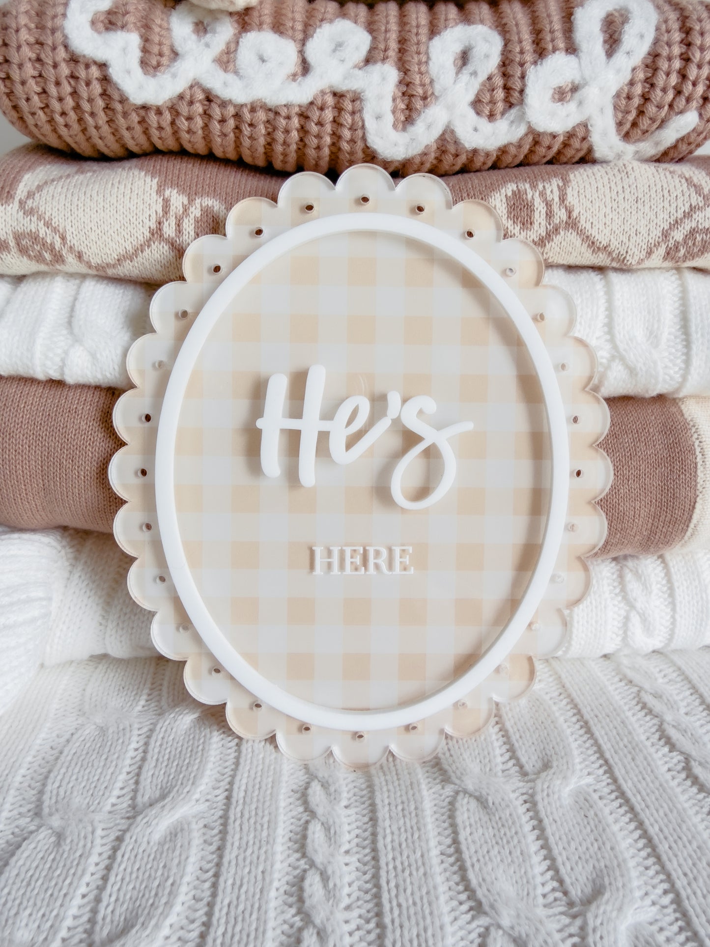 VINTAGE SCALLOPED OVAL HE'S HERE PLAQUE | UV Printed Acrylic