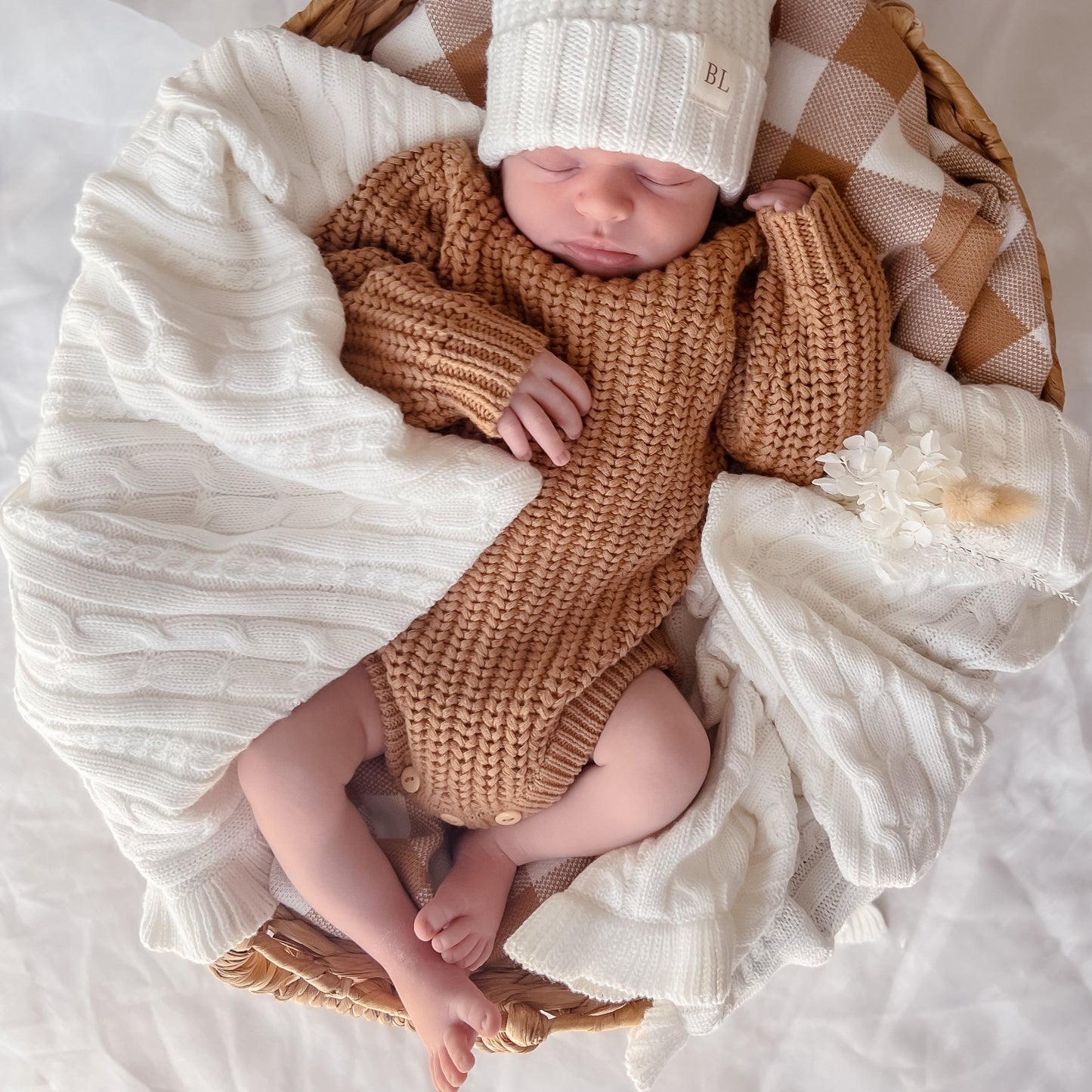 Milk Cable Knit Blanket