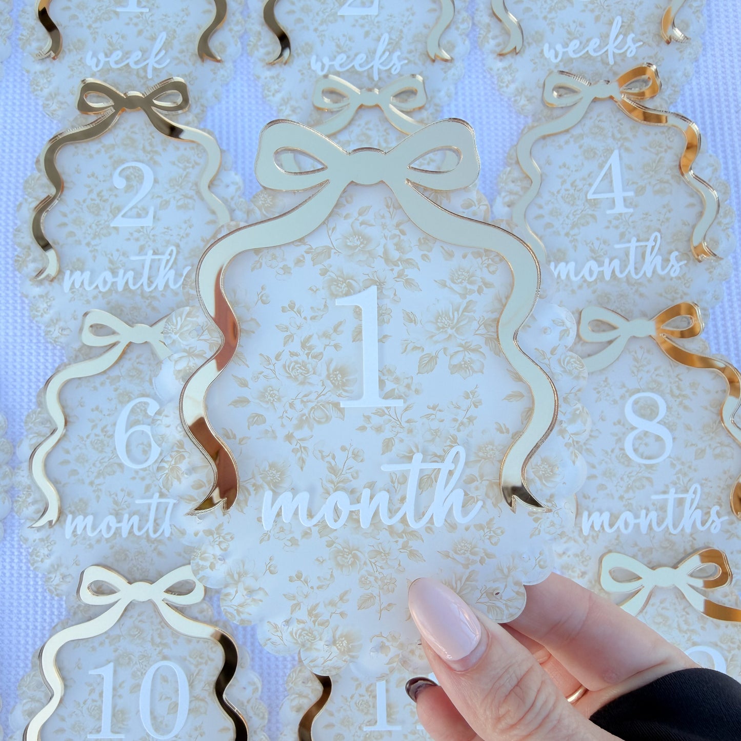 VINTAGE SCALLOP BOW MILESTONE SET OVAL | UV Printed Acrylic
