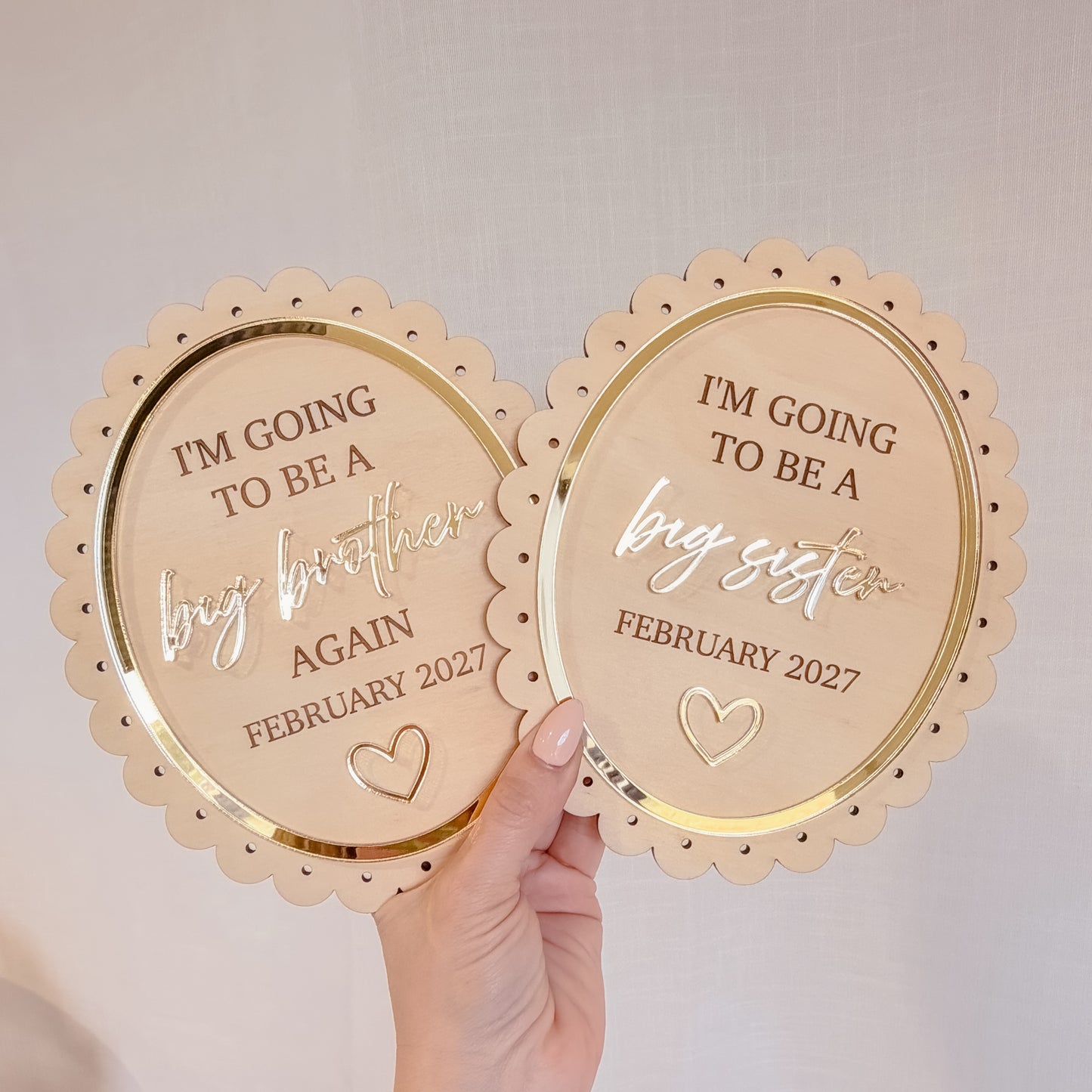 WOODEN PREGNANCY ANNOUNCEMENT PLAQUE | Big Brother/Sister & Due Month | Plywood & Acrylic Scalloped Oval