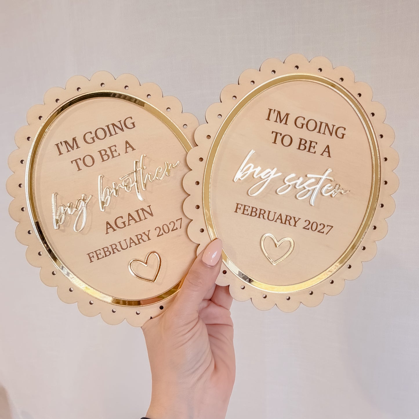 WOODEN PREGNANCY ANNOUNCEMENT PLAQUE | Big Brother/Sister & Due Month | Plywood & Acrylic Scalloped Oval