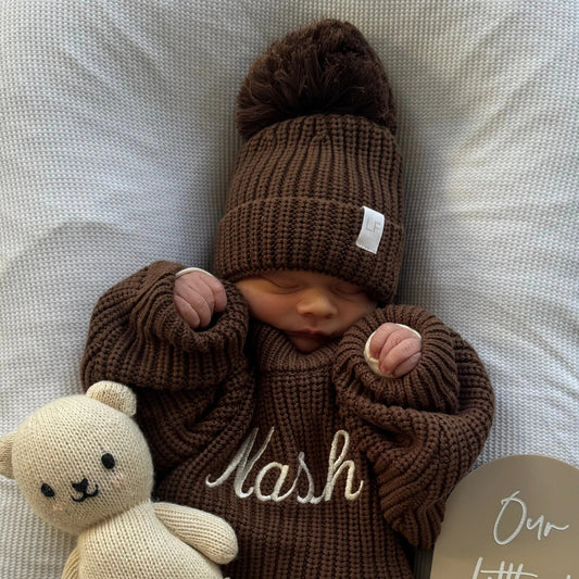 KNITTED POM BEANIE | Chocolate