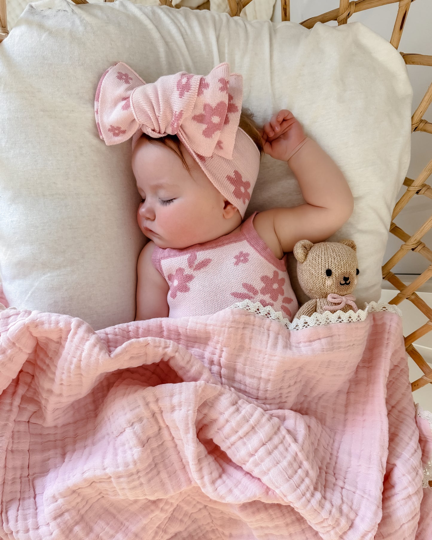 GAUZE LACE BLANKET | BABY PINK