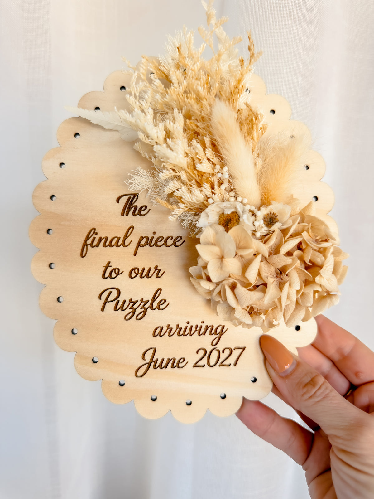SCALLOPED OVAL PREGNANCY ANNOUNCEMENT w/ dried flowers | Final Piece to our Puzzle | Plywood