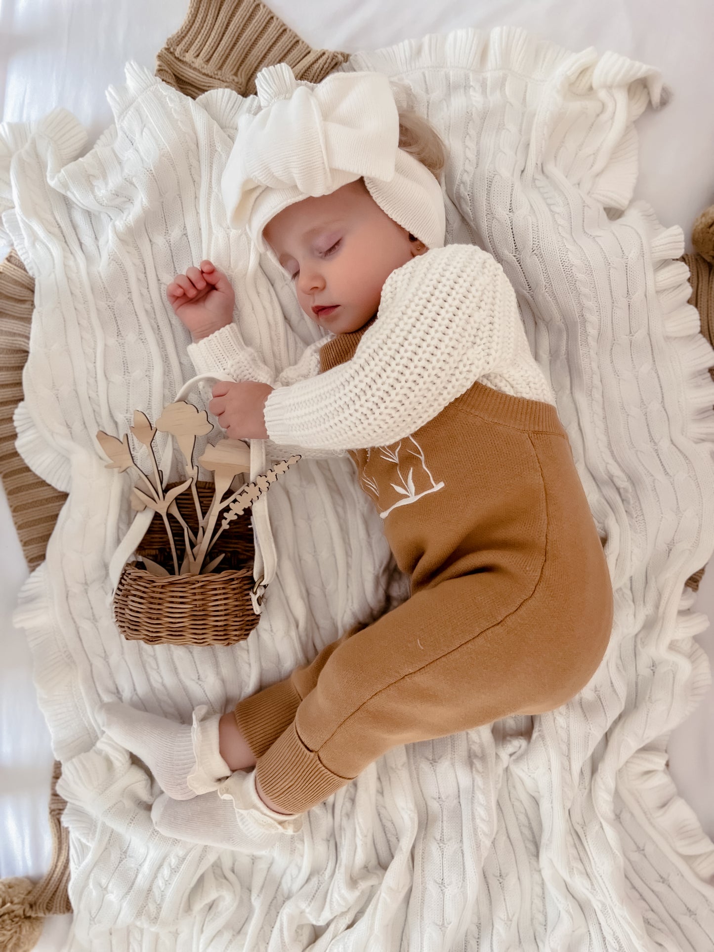 Milk Cable Knit Blanket